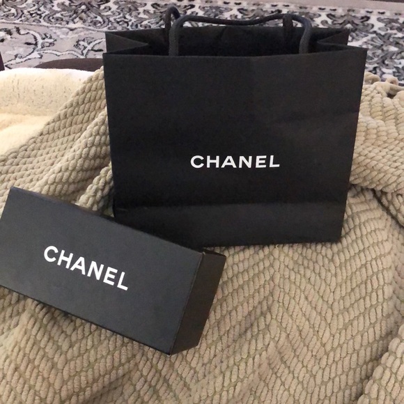 Auth Chanel Thick Black Frames Sunglasses, silver CC on arms w/ case, box & bag - Picture 6 of 13